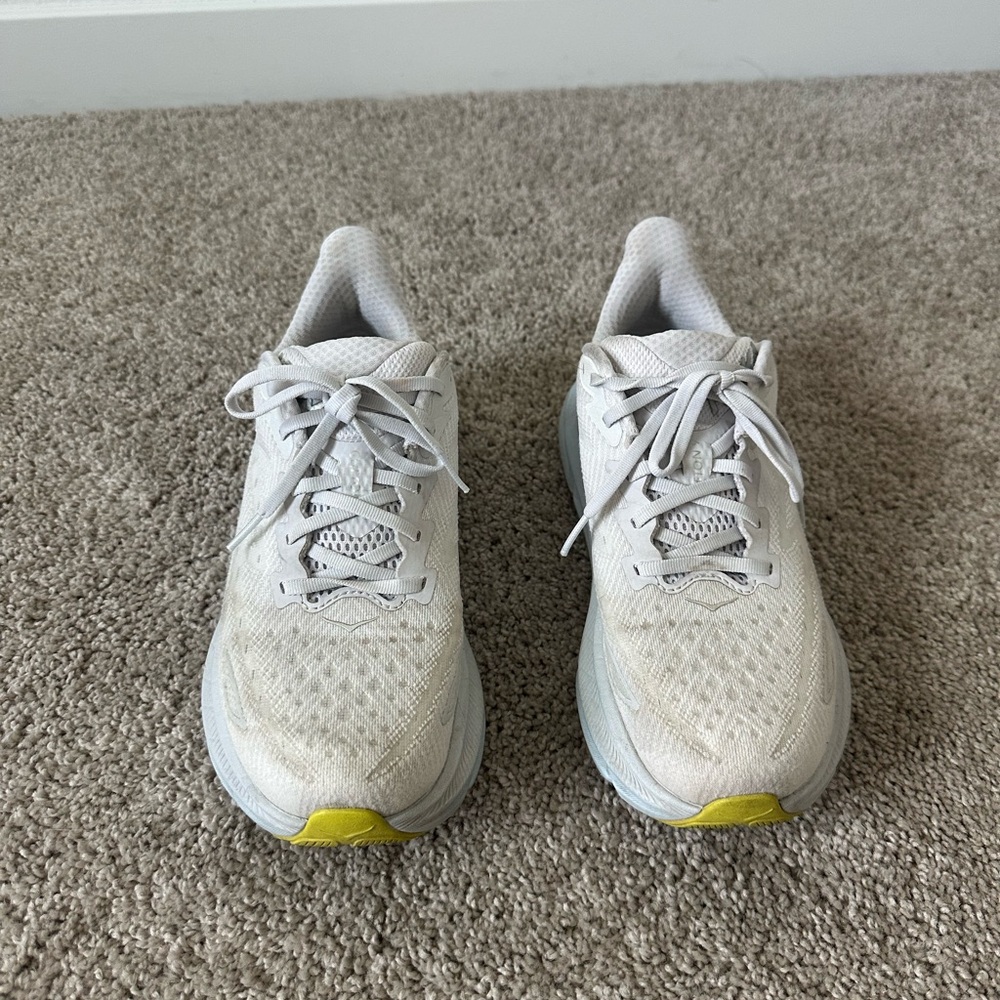 Hoka Clifton 9